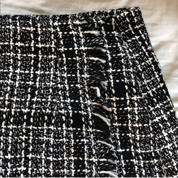 Plaid Tweed Raw Hem Mini Skirt - Picture 2 of 4